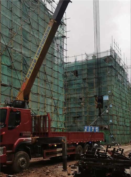 丰县“慢工细活”—— 吊车的 “微动控制” 技术